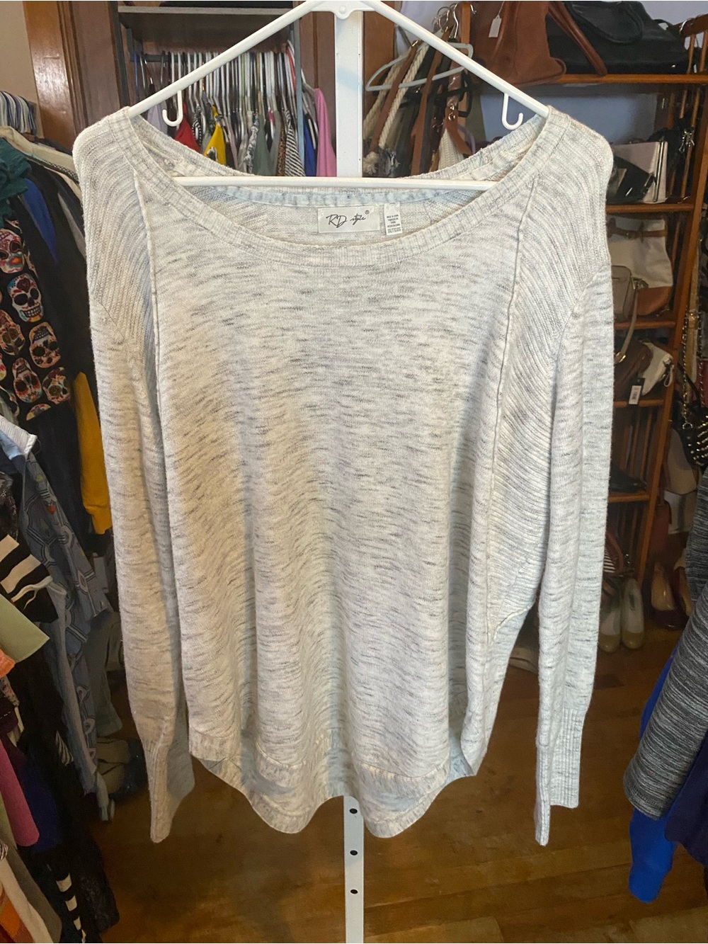 RD Style Heathered Cream and Gray Knit Pullover